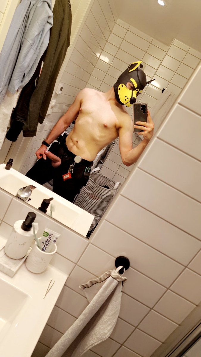 Rt if you wanna suck this puppy's bone 😈
