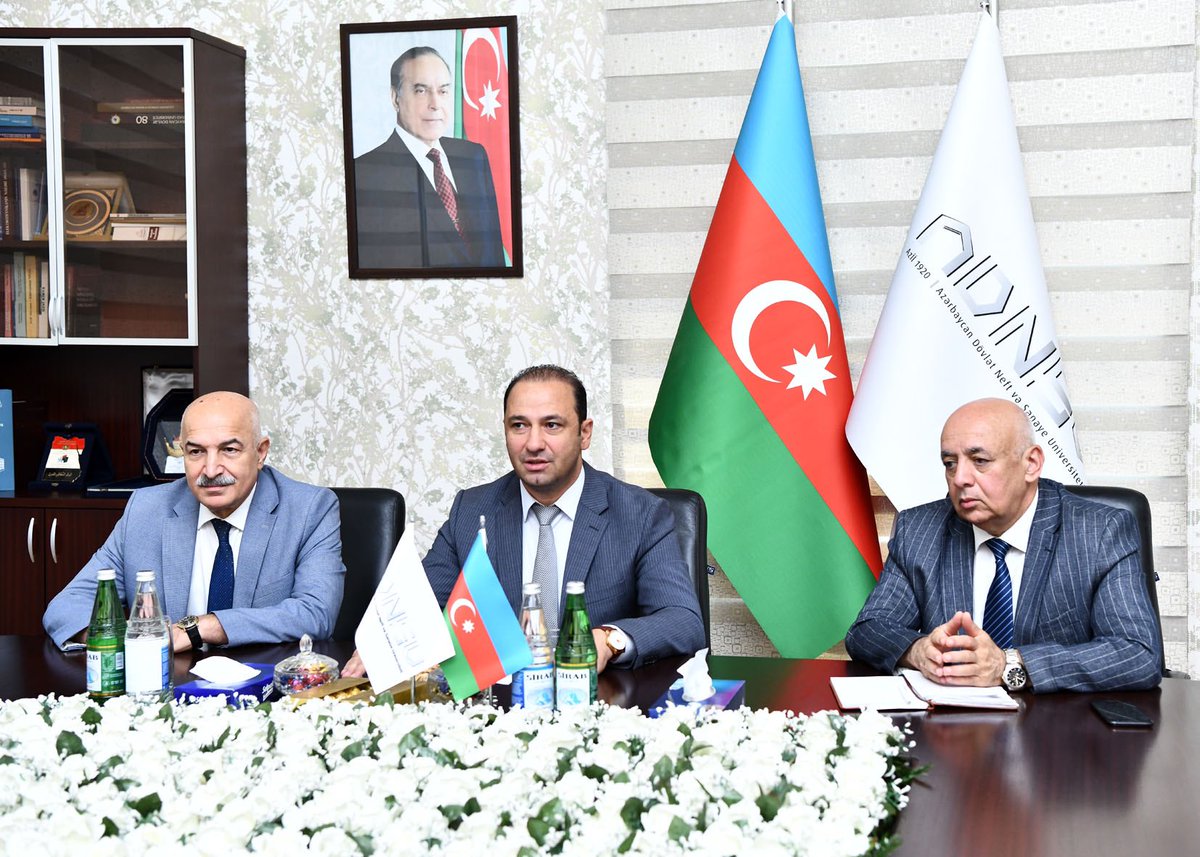 ADNSU1's tweet photo. The #meeting held between #ASOIU and the Russian House in Baku

https://t.co/L3dRJ6tfmV https://t.co/x6SyIavNVn