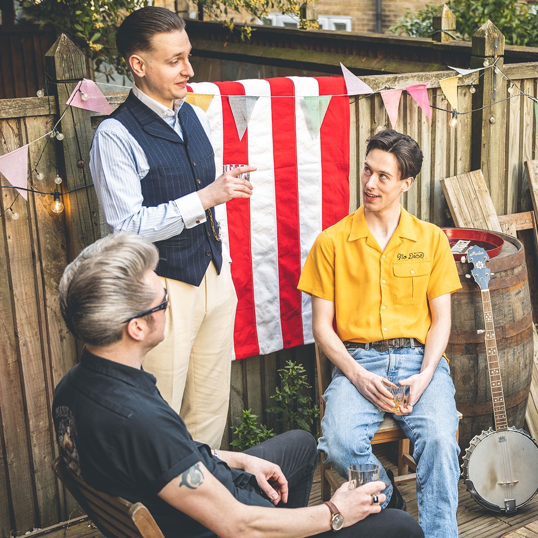 WildTurkeyUK's tweet photo. Bold and smooth til the end. What are you drinking this weekend? 

Wild Turkey Bourbon. Trust your Spirit.

📷 Summer sipping Thy Barber style💈🥃 🦃

Please enjoy responsibly. https://t.co/ieicMpLiez