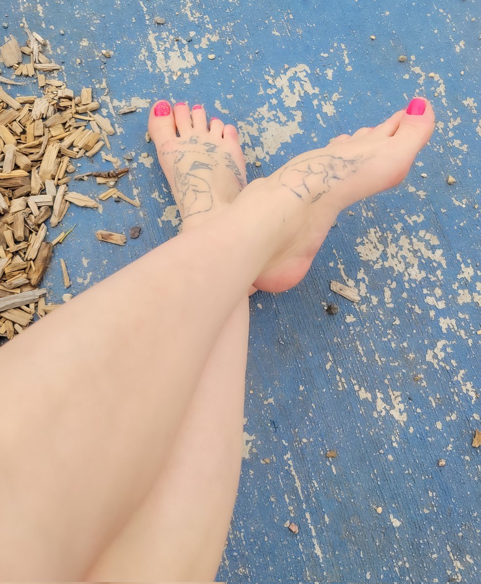 _BadBehavior69's tweet image. #feetfinder #feet_lover #feet_pic #footcontent #footseller #feetseller #feetpicsforsales #feetpic #toes #soles #fishnet #prettyfeet #footfetishnation #socks #barefoot #findomgoddess #findom #FindomBrat #footworship #Goddess app.feetfinder.com/userProfile/Mi…