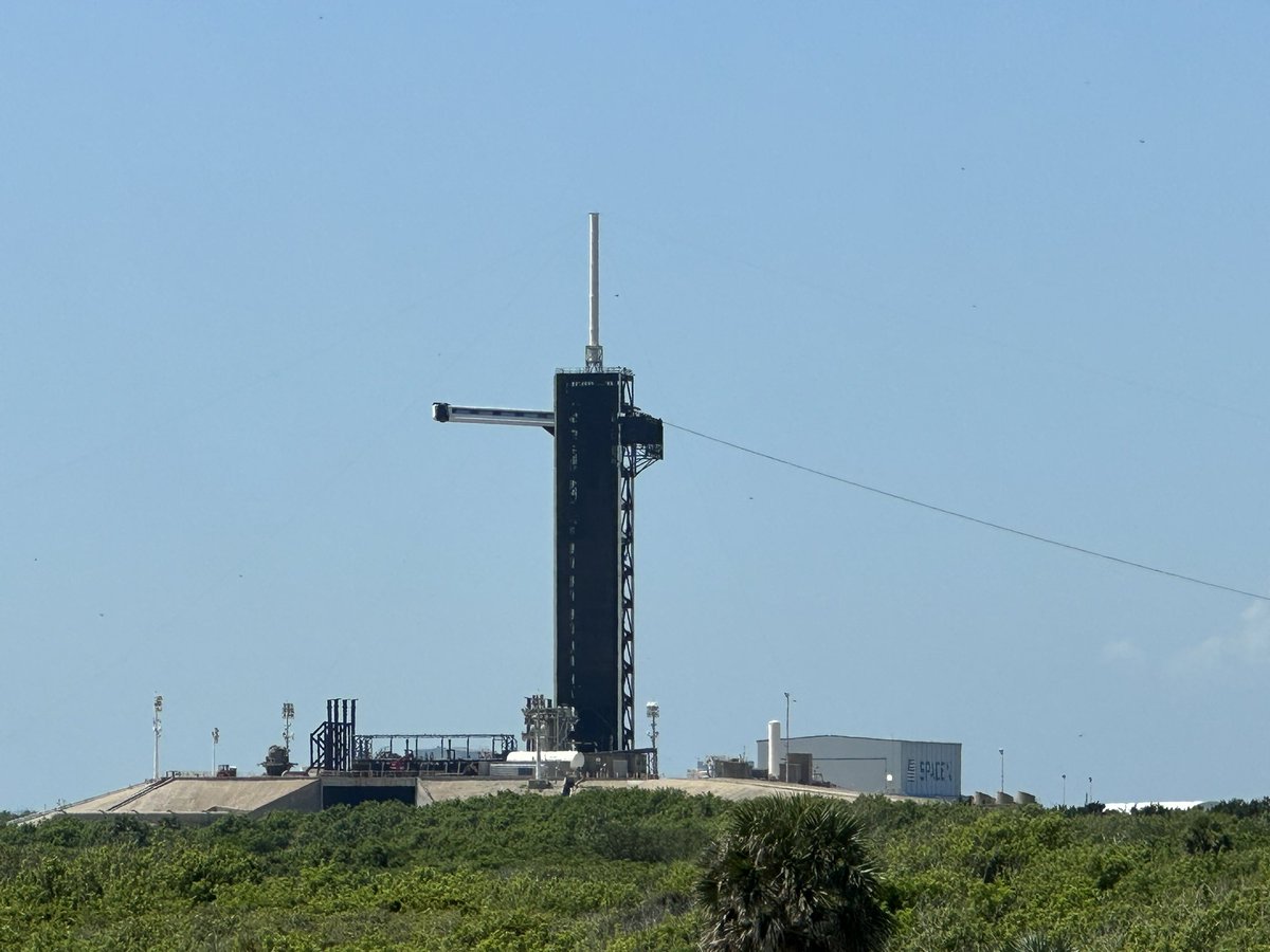 SpaceX_Nerd's tweet photo. Spent some time with 39A this morning 😁😁
#SpaceX #KennedySpaceCenter #ExplorerTour #NASA https://t.co/blOZsMGEIw