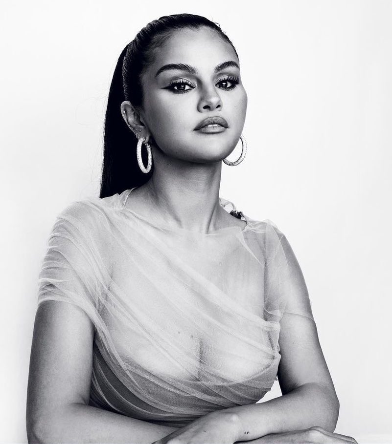 PortalSelenaBR's tweet photo. Hoje, 22 de Julho, Selena Gomez completa 31 anos. 

Dona de uma carreira consolidada, trabalhando desde sua infância em diversas áreas, sentimos orgulho da mulher que Selena se tornou e desejamos todas as coisas boas desse mundo. ❤️ #HappyBirthdaySelena https://t.co/bI6qKK4y5O