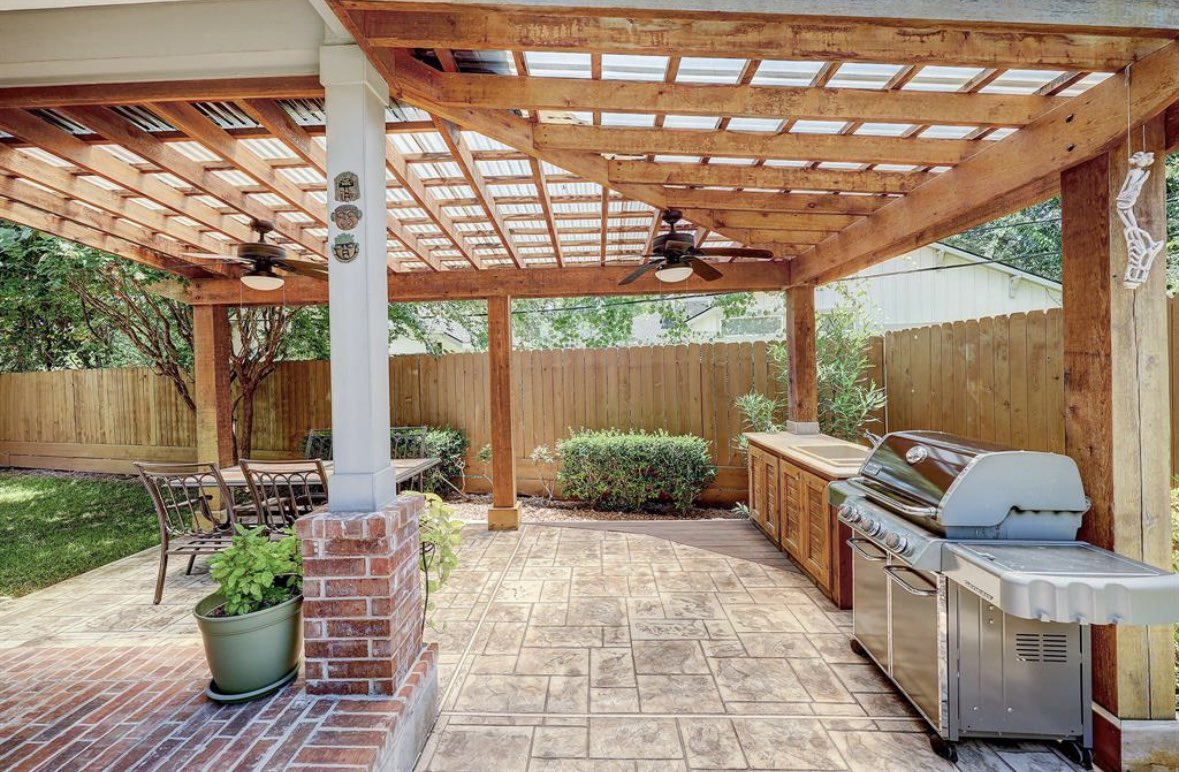 girl_thoseshoes's tweet image. Beauty is Never just “Skin-Deep”…🥂💦🔥
#springbranchhouston
#houseexpert

#bellairetx #luxuryliving #luxuryhomes #jwangproperties #westuniversity #westuniversityhouston 
#jwangmedia #brokerjenny #jennywangauthor #jennywanghouston #alliancesofsuperstars