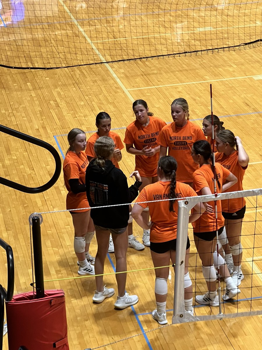 🐅#UNKVolleyball #NewCoach #WorkingHardGettingBetter