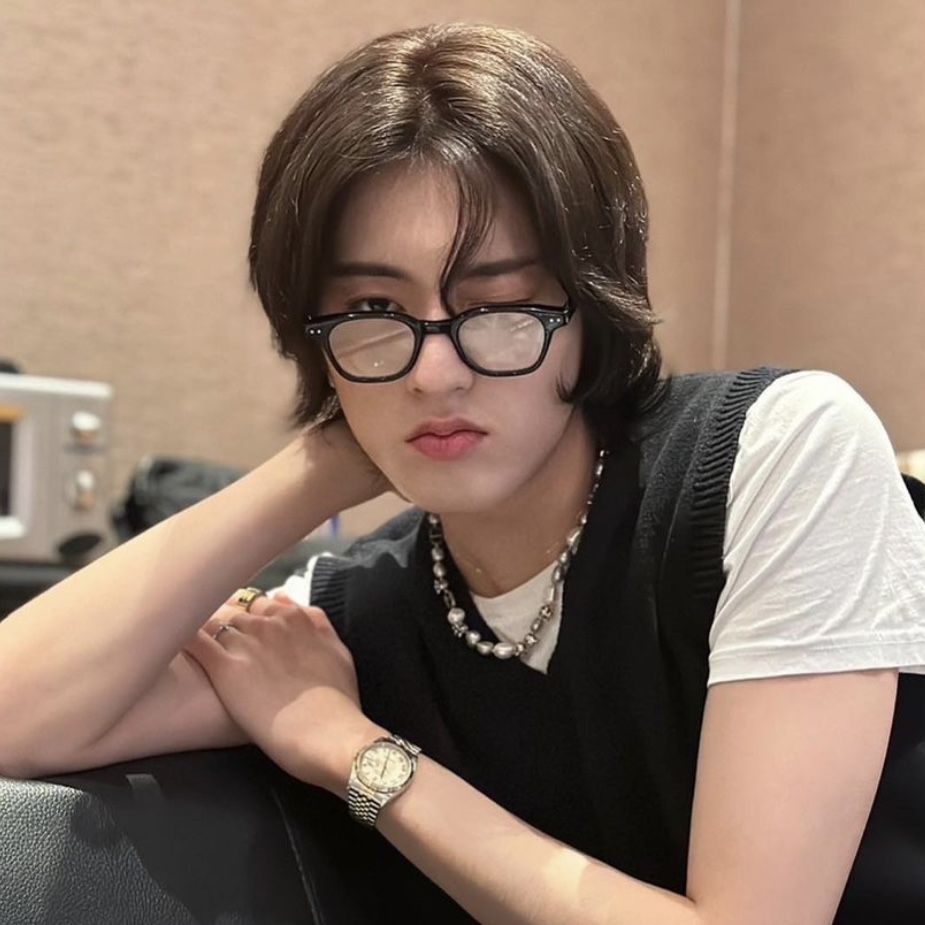 ㅤ

           𝘢𝘴𝘩 / 𝘢𝘴𝘩𝘪𝘵𝘰 | 𝘩𝘦 / 𝘩𝘪𝘮
           𝘯𝘦𝘸 𝘢𝘤𝘤, 𝘯𝘰𝘵 𝘯𝘦𝘸 𝘵𝘰 𝘳𝘱
           𝘭𝘪𝘬𝘦 &amp; 𝘳𝘦𝘵𝘸𝘦𝘦𝘵 𝘵𝘰 𝘣𝘦 𝘮𝘰𝘰𝘵𝘴

ㅤ