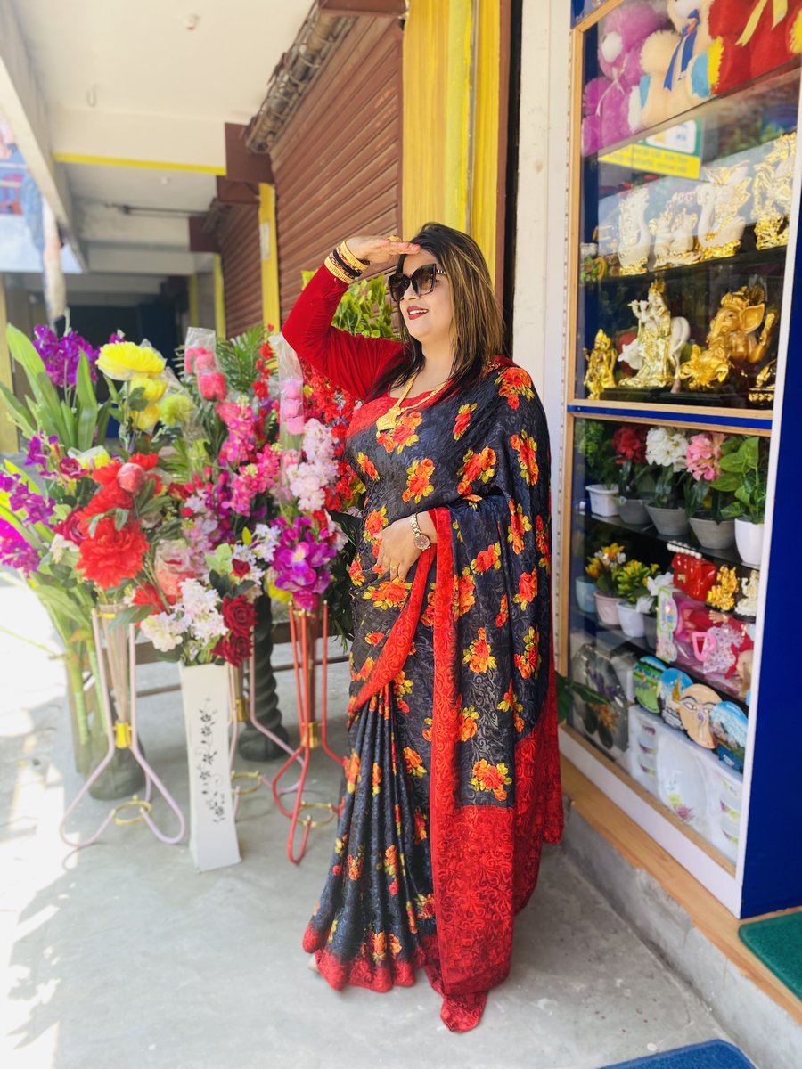 रहरको भन्दा पनि बाध्यताको  बाटो लामो रहेछ तेसैले जति पर सम्म हेरेपनी गन्तव्य भेटिदैन !! 
#शुभरात्री 😊♥️🌙