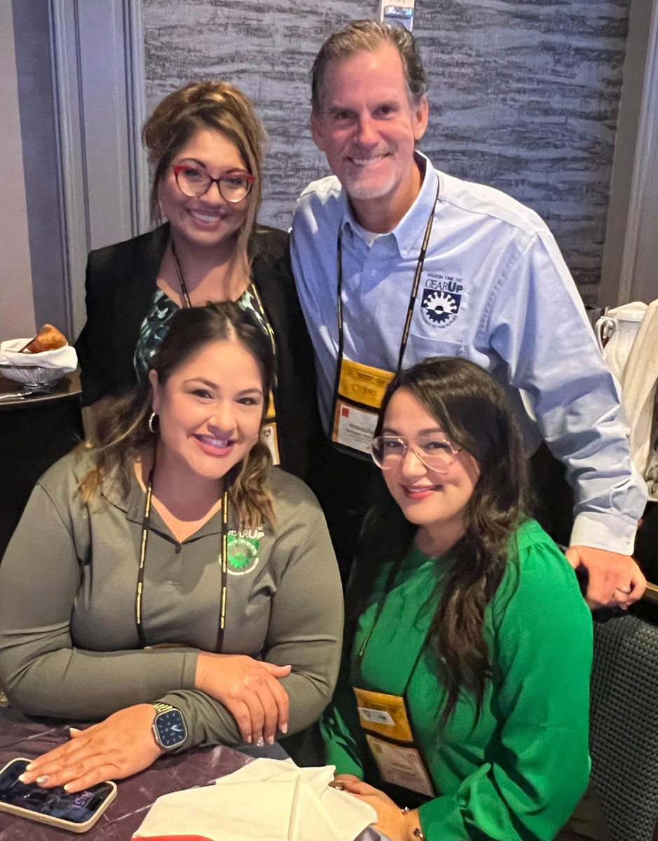 RegionOneGEARUP's tweet photo. π We're back from #GUcon!
Our #GEARUP Team had the opportunity to network with programs from all over the country and learn new strategies to help support our students. We're excited to continue providing top-notch resources and support to our GEAR UP campuses.
@edpartnerships https://t.co/hfgMtwZiun
