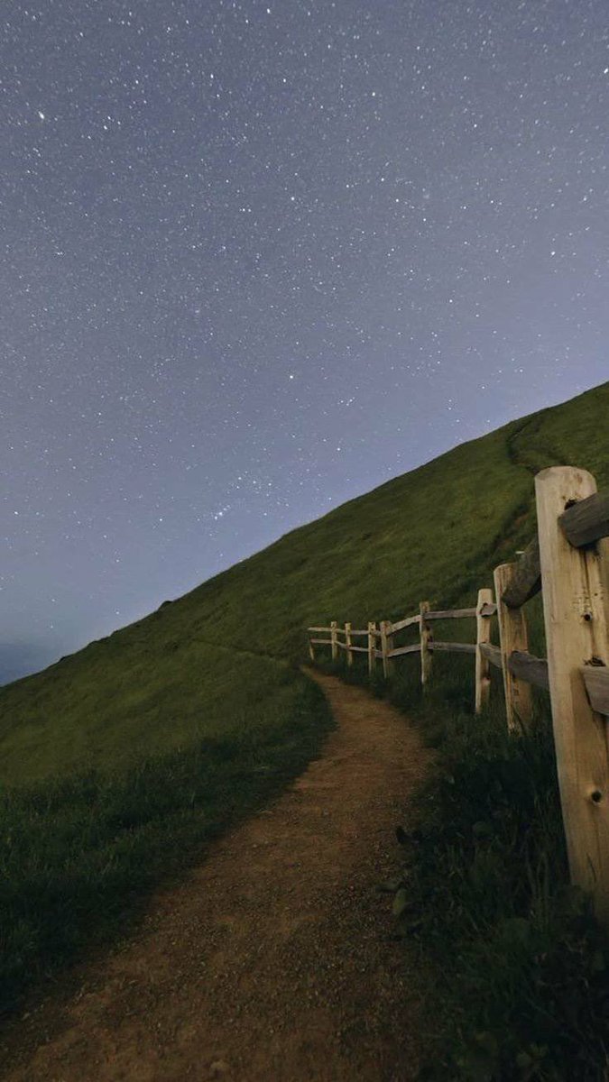 artindetails's tweet photo. under the same stars. https://t.co/LBnXGHM8EW
