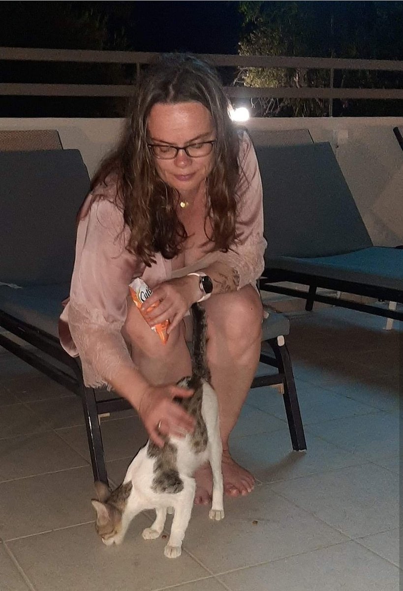 Ég og nokkrir krítverskir vinir.