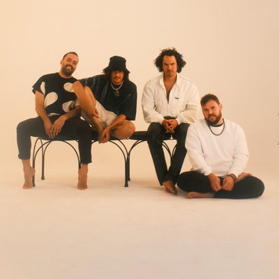 PorterOficial's tweet image. Estamos entrenado #MundoExtraño. Ya pueden escucharla en todas las plataformas 👽. Gracias a todos por su vibra 🤠