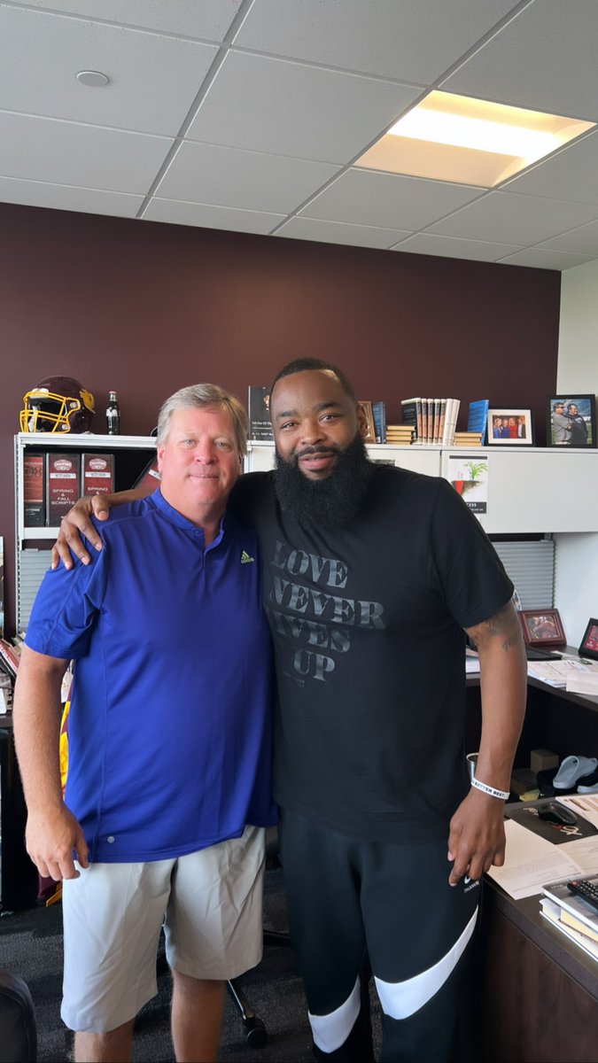 🗣️ Incredible day leading LEADERSHIP training for @CMU_Football‼️ Thank YOU @CoachMcElwain for the opportunity to serve your program. #ShepInspires #KeepTheChange #LeaderSHEP
