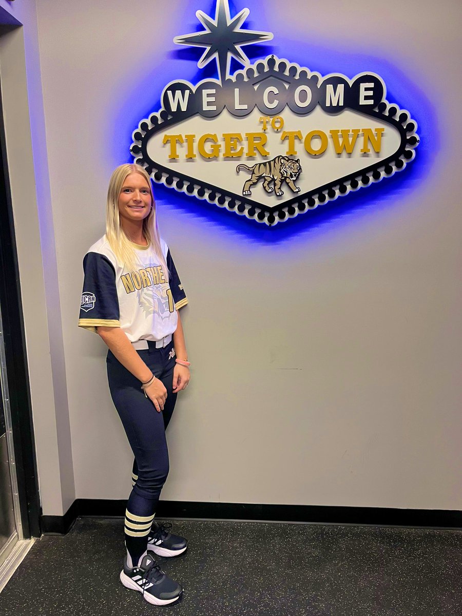 MakDickerson3's tweet photo. My 5th offer came today from @nemccsoftball. I enjoyed spending the day with @COACHJODY13 and @Kevin16Connell. NEMCC has a beautiful campus with great softball facilities. Thank you for having me! https://t.co/z39z38c4tB