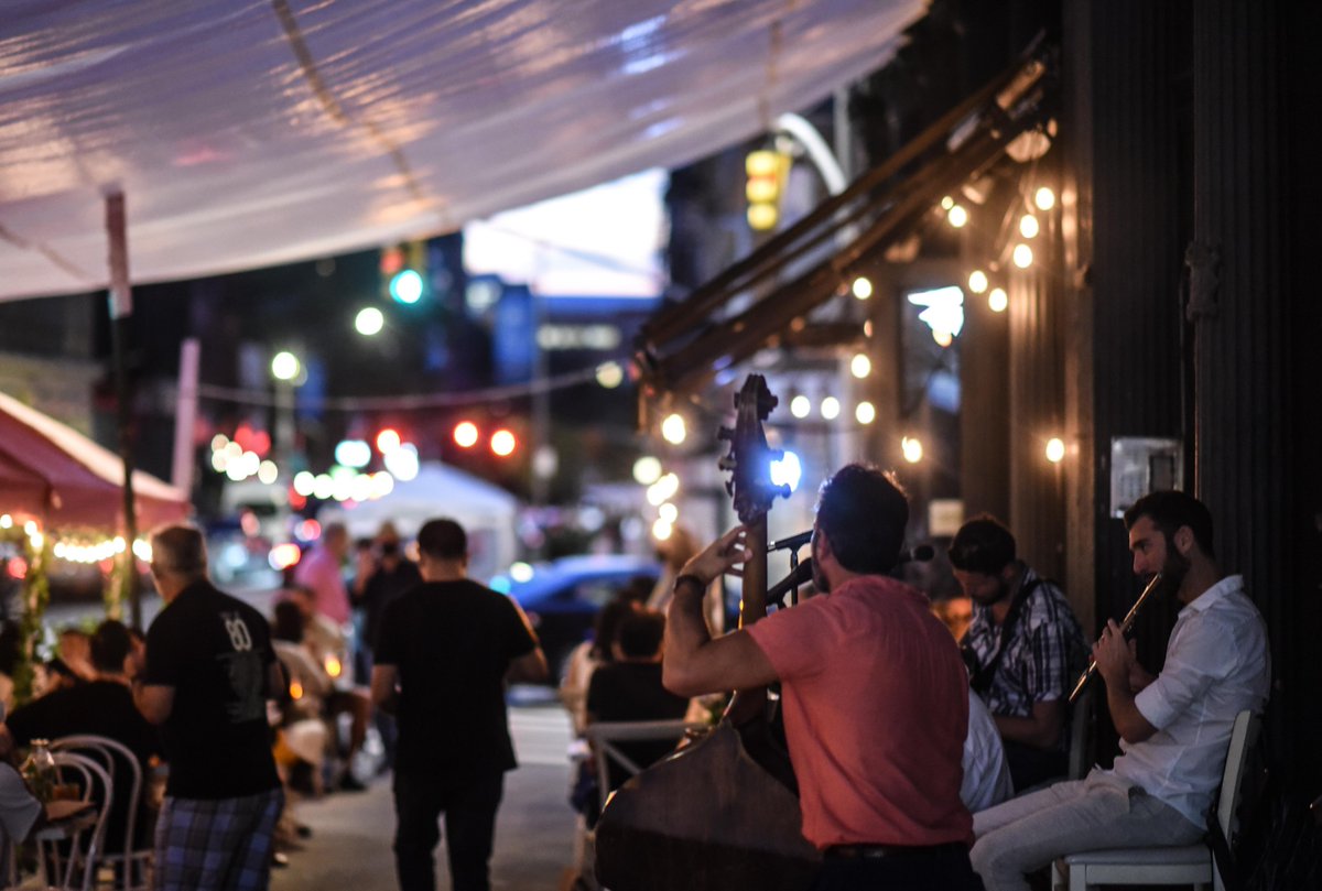 Keep your trash lidded and the rats stay hidden.

Starting 8/1, ALL food-related businesses’ trash for pick-up MUST be secured in a bin with a lid.

Here’s everything you need to know about these new rules to combat the rats and Get Stuff Clean: nyc.gov/UseBins