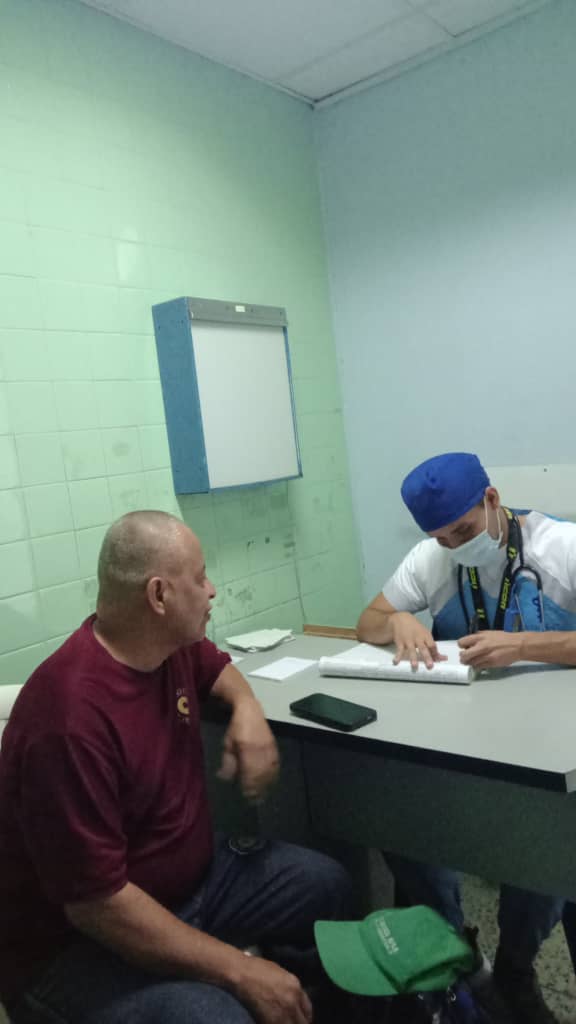 HospitalDaza's tweet photo. #IVSSInforma | El servicio de emergencia se encuentra operativo las 24 horas del día, en la atención a la población larense.
#JuntosPorCadaLatido
@NicolasMaduro 
@MagaGutierrezV 
@Somosivss 
@AdolfoP_Oficial https://t.co/nvucZyrgeq