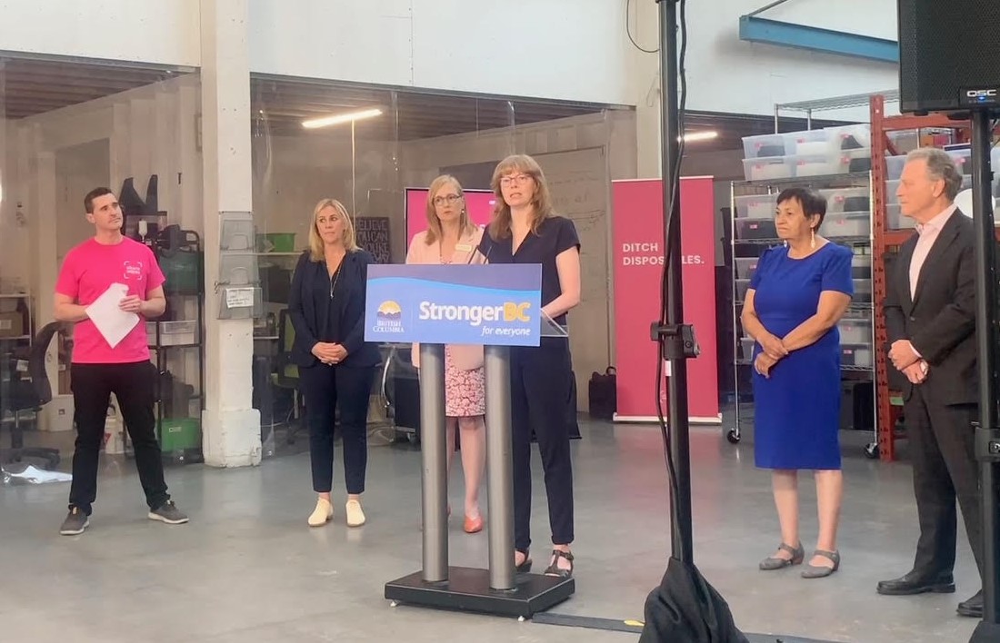 RecyclingBC's tweet image. On July 14, 2023 RCBC ED Lyndsay Poaps participated in the Province of BC’s announcement of the new Single-Use and Plastic Waste Prevention Regulation addressing single-use and hard to manage plastics in the province.
Learn more here - rcbc.ca/2023-bc-plasti…