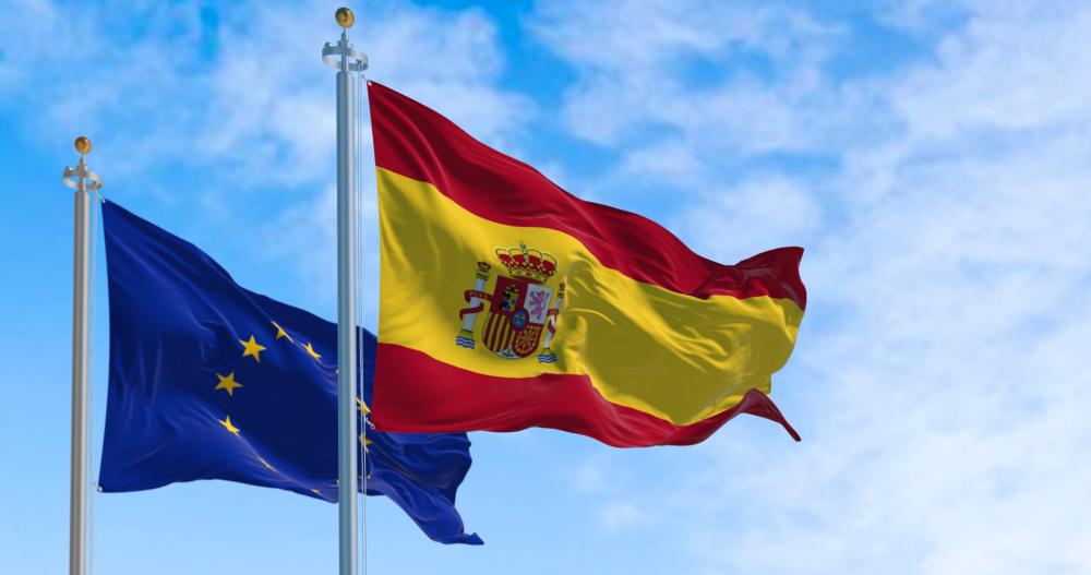 Radio1Rai's tweet photo. ✳️ Alle 7.35 SEGUI #CaffèEuropa con 
@tizidisi 

🇪🇸 Gli scenari elettorali e le sfide della #Spagna in #UE, ne parliamo con Miguel Fernández-Palacios @EmbEspItalia, e poi #identitàdigitale europea con @Crizagari 🇪🇺

🎙️In diretta su #Radio1 e in streaming su 
@raiplaysound https://t.co/yZhuNsEyym