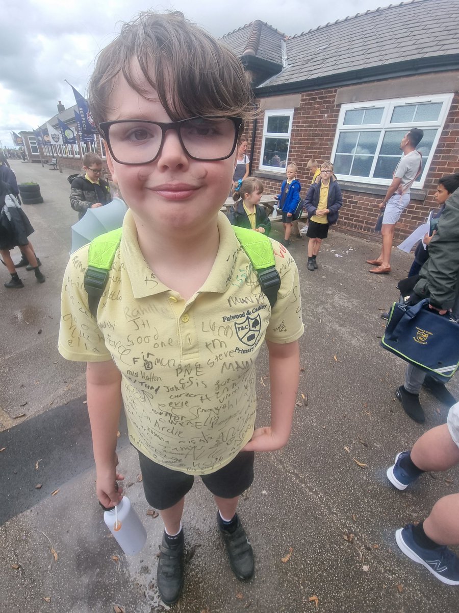After a week of being really poorly and missing all his leaver activities, he managed to make it back for his last day, lucky to have the day off so  I could drop him off and picked up the same as his first day 😊  #schoolleaver
