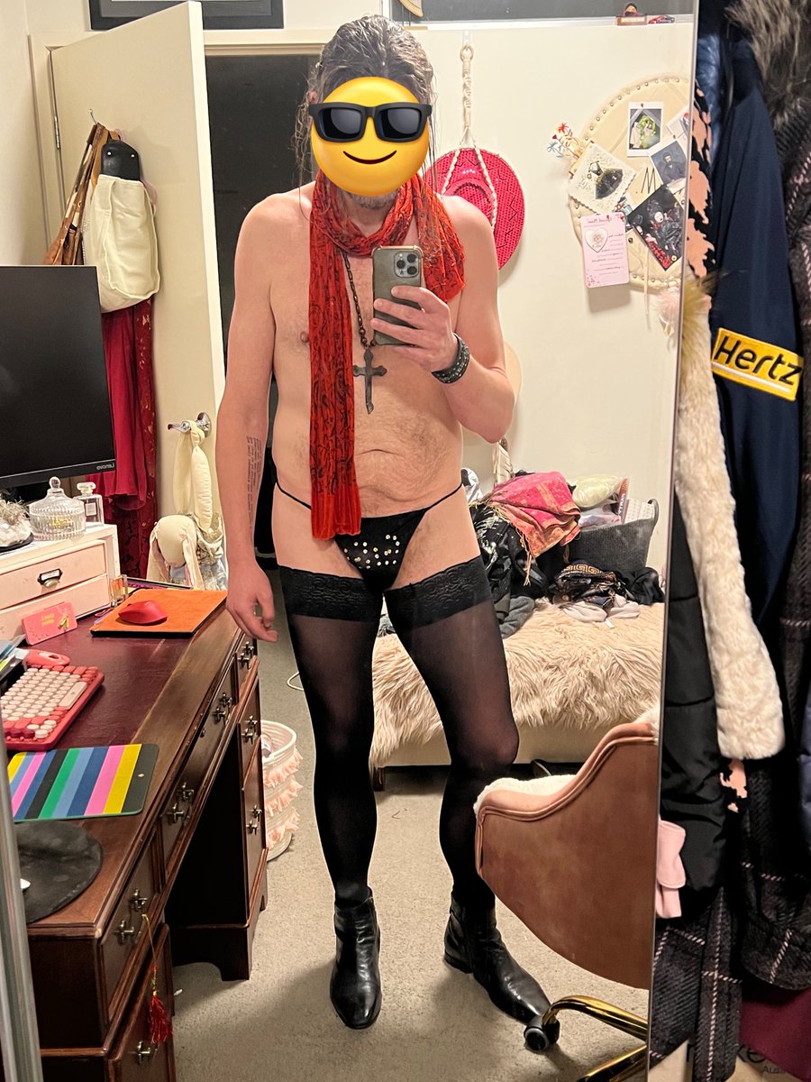 max_rozz's tweet photo. Love feeling this sexy… https://t.co/AgltIJXg9n