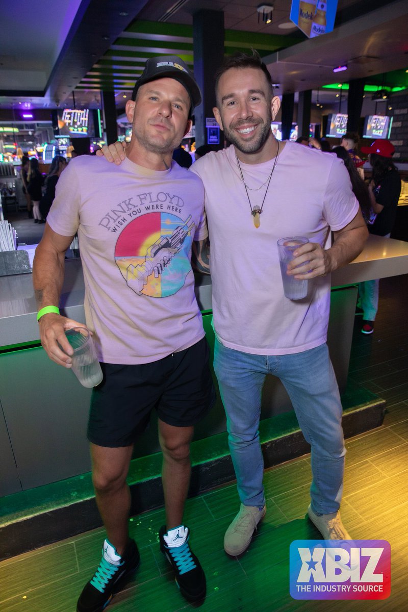 TheWillPounder's tweet photo. Good times, kicking it with a fellow martial artist! 

@Scottnails4 

Thank you @fansly and @MotleyModels for hosting this event, and amazing photos by @industrybyrick https://t.co/DKnky2Vn4a