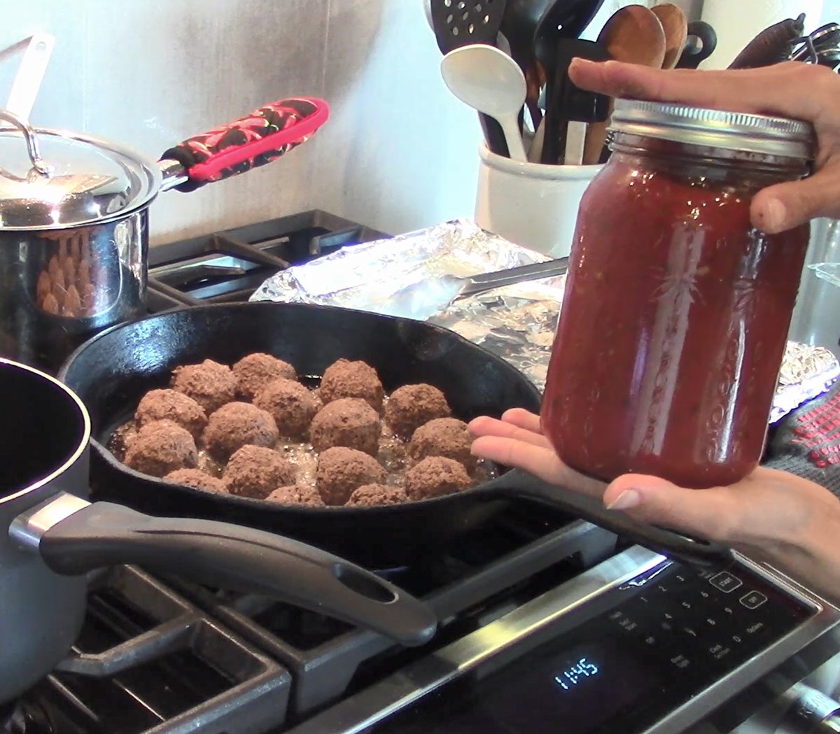 CookingMen's tweet photo. Italian Vegan Meatballs &amp; Gianni Vaccaro Interview - Gianni Vaccaro, founder of the non-profit https://t.co/U9JHyj6OcX - https://t.co/vXZ5PoyTsR
#cookingsecretsformen #globaleats #foodblogger #mkefoodie414 #mkefoodies #mkefood #mkefoodie #stpetefoodies #milwaukeefood #memphisfood https://t.co/jh0H2YZo4T