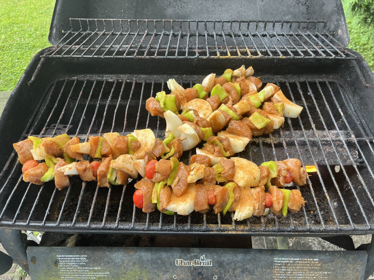 toddly42002's tweet image. First batch of #chicken #kabobs are done