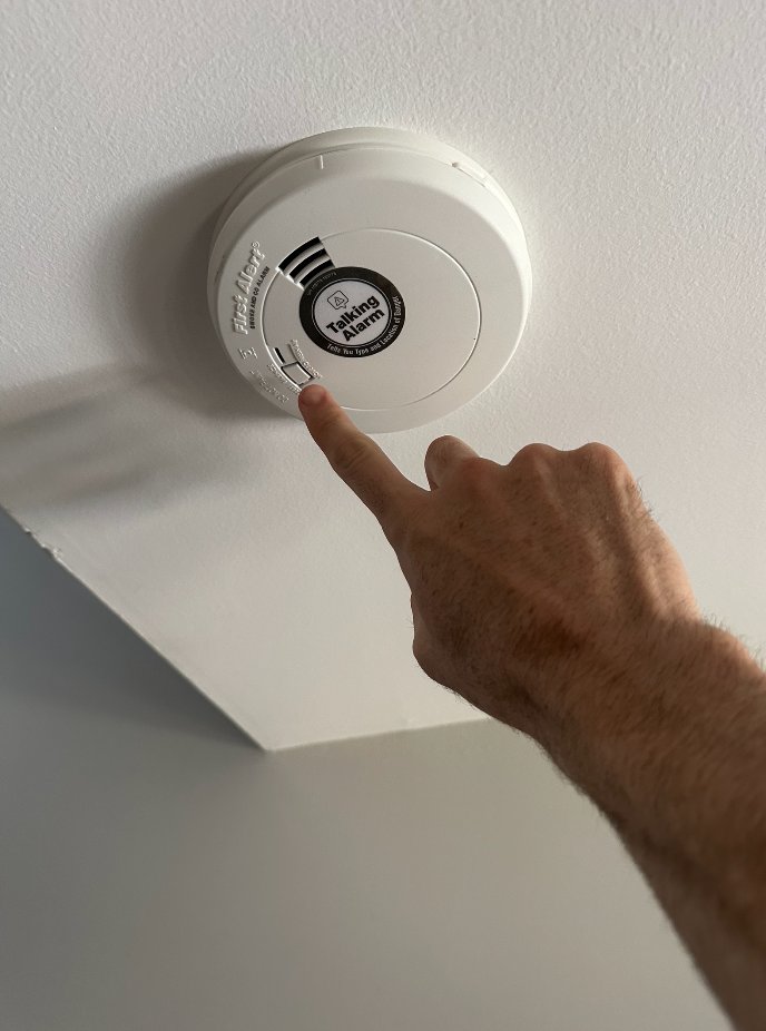9 in 10 Americans never test their smoke alarms. This is your reminder. GO GIVE THEM A TEST! 🚨