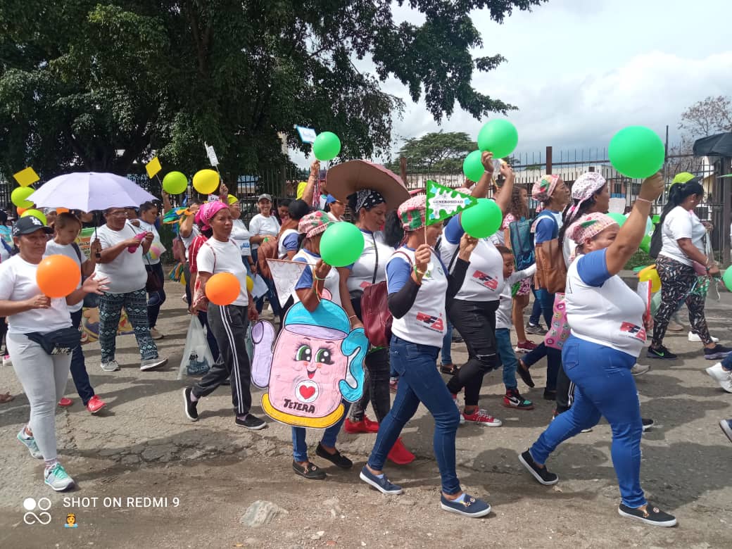 cnaecarabobo's tweet photo. #21Jul • Felices y Alegres

Nuestr@s Cociner@s de la Patria del Territorio #TacariguaManuare (Mpio Carlos Arvelo) participaron exitosamente la I Caminata "En la Unión está la Fuerza" 👩🏼‍🍳🇻🇪🔟🦇

@_LaAvanzadora @pedrodiazg59 @NorelysABolivar @rafaellacava10

#SaludEnTodaLaPatria https://t.co/ApA6EoyItx
