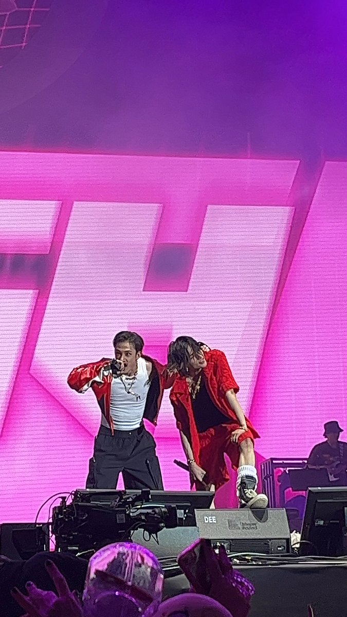 nicole🇭🇷 tweet media