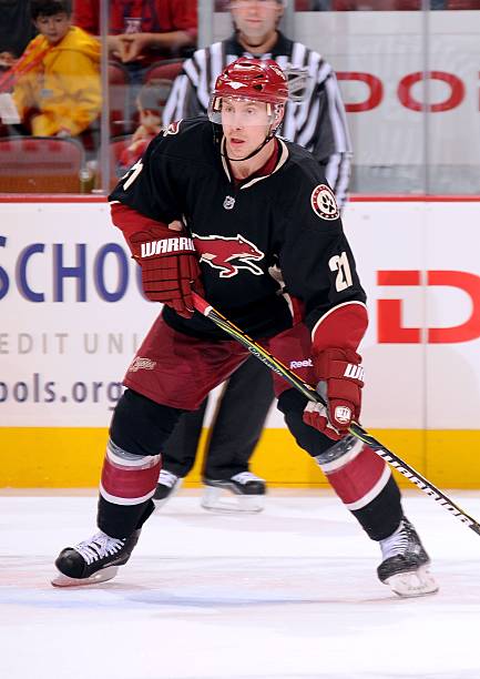 7/21/09 – One year after he left Phoenix for Tampa Bay (after one season with the team) as a UFA, the Coyotes re-acquired 28-year-old RW Radim Vrbata from the Lightning for LW Todd Fedoruk and D David Hale. Vrbata had 27G/29A in 2007-08 for PHX but only 3G/3A in 2008-09. #Yotes https://t.co/bbMEbEtXpU