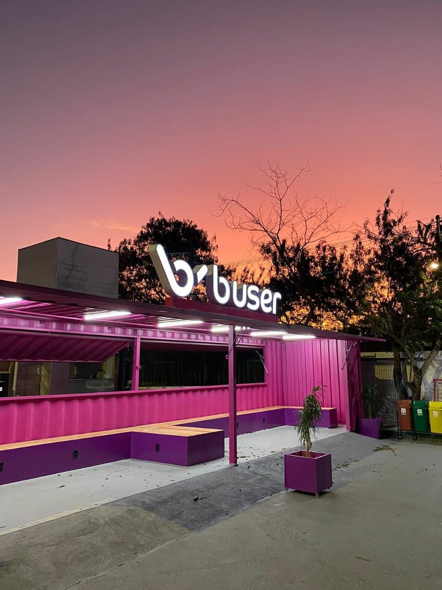 BuserBrasil's tweet photo. Alguém já embarcou no meu ponto da expominas? Que lugar maravilhoso minha nossa senhora.
#vaidebuser https://t.co/0OYGO6insO