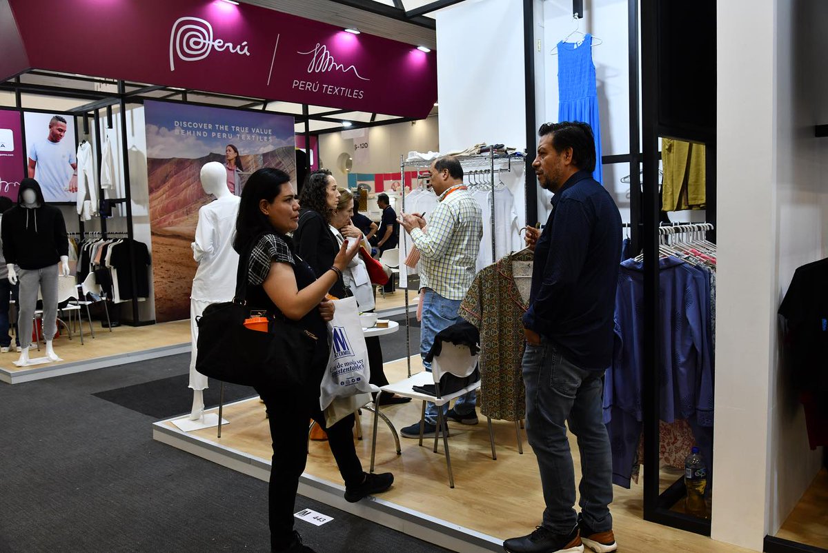 Promperu's tweet image. ¡Perú participó en importante evento de moda en México! 🇵🇪 🇲🇽

#PROMPERÚ estuvo presente en la feria Intermoda, una de las más grandes de la industria textil y de confecciones, que se llevó a cabo en Guadalajara. 

#ExpoGuadalajara #Intermoda