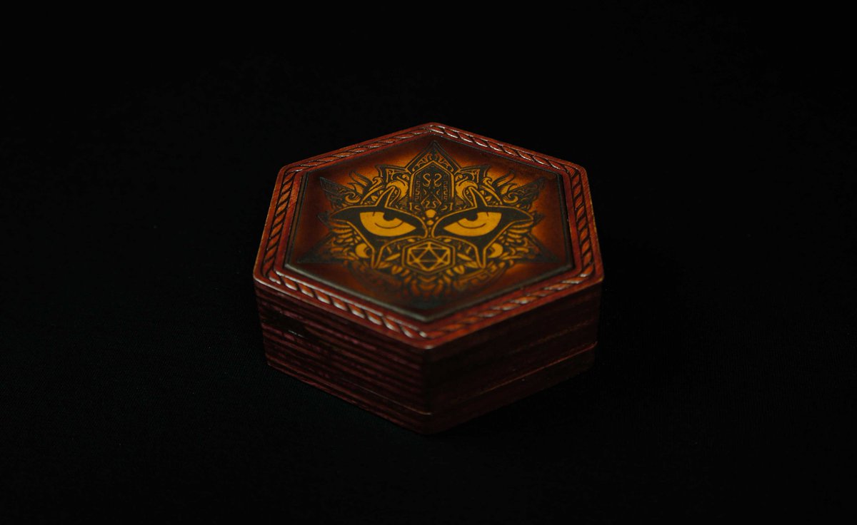 AltGuild's tweet image. Leather Cover 4 D&amp;amp;D lovers 20 styles, add your character name.Matching leather inlaid wooden dice boxes. Part one video of the making of the dice boxes. 
youtube.com/watch?v=_aLgI5…

#RPG 
#criticalrole
#travelersnotebook
#travelersnote
#plannercommunity
#bulletjournal
#planneraddict