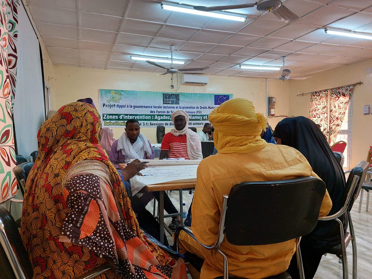 OMojedec's tweet photo. Projet «Appui à la #gouvernance_locale_inclusive et la promotion des #Droits_Humains au sein des #FSI». Dans ce cadre, le #MOJEDEC et l'@IDDH_Niger ont organisé à #Tillabéri, du 25 au 26/06/23, un atelier de dialogue multi-acteurs sur les défis sécuritaires financée par la #DUE. https://t.co/T2S11LtX69
