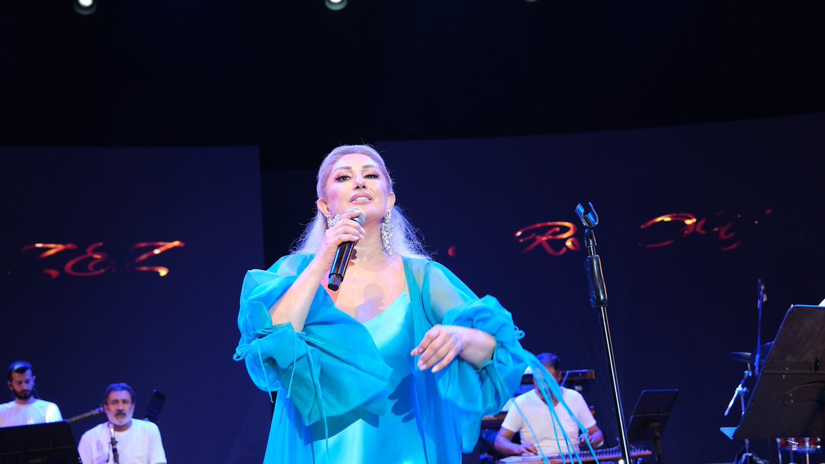bkstv's tweet photo. Bursa’da Muazzez Ersoy ile nostalji rüzgarı
 
Uluslararası Bursa Festivali, tüm heyecanıyla devam ediyor. Bu yıl https://t.co/IQrAp32prc gerçekleştirilen Bursa Festivali’nde Muazzez Ersoy ile nostalji rüzgarı esti. https://t.co/CS7ewtxUQd
