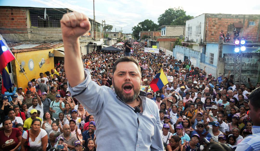 Nuestra primera medida desde Miraflores en el 2024 con Ecarri será garantizar una amnistía general a todos los dirigentes políticos que están en el exilio y detenidos arbitrariamente para que puedan regresar y competir democráticamente. 

¡Ruta segura del cambio en paz! ✏️🇻🇪