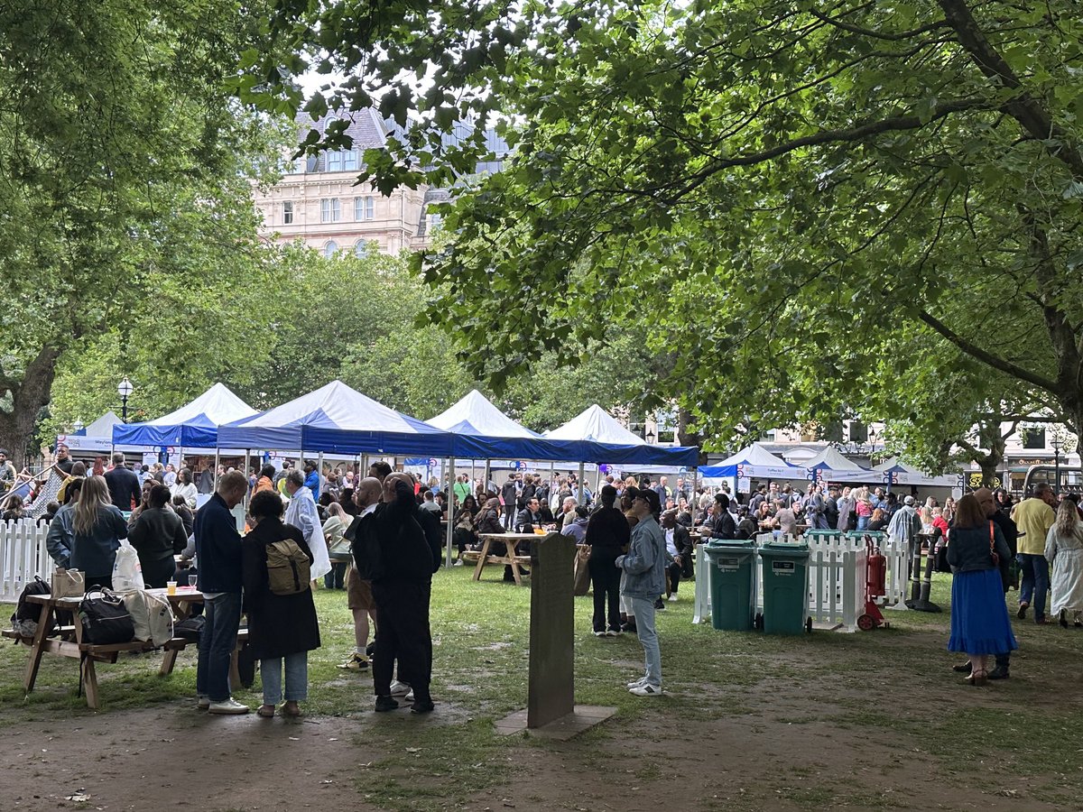 Here at the wonderful ⁦@ColmoreBID⁩ food festival with ⁦<a href="/LucyFielding2/">Lucy Fielding</a>⁩ and ⁦<a href="/GeorgeFieldin13/">George Fielding</a>⁩ well done to the BID team for putting on another fab event with lots of top nosh!!