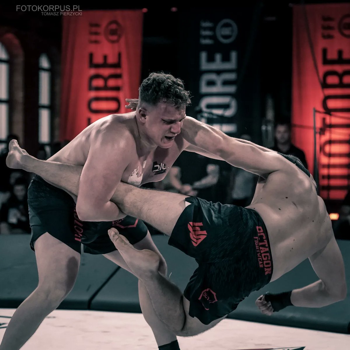 wotore's tweet photo. 🇵🇱„Wygrywaj bez pychy, przegrywaj bez urazy"🩸

🇬🇧 ,,Win without pride, lose without resentment"🩸

#wotore #wotore8 #streetfighter #warrior #kamilminda 

Zostań zawodnikiem WOTORE i wypełnił formularz na naszej stronie 👊🏻

Join to WOTORE fighters, fill the form on our website 👊🏻 https://t.co/ZQhK9aIGcS
