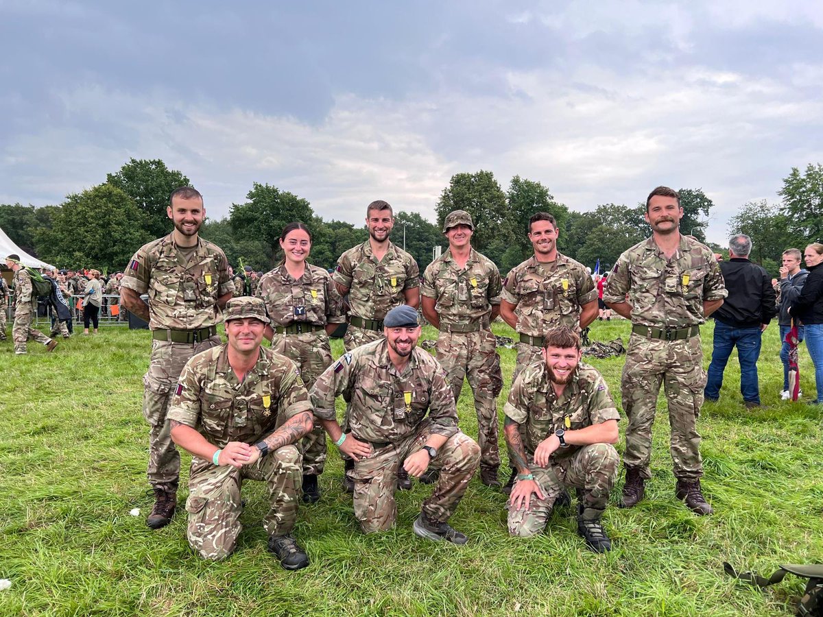 Well they did it! All 10 of the TSW Nijmegen Team completed the #de4daagse Marches and rewarded with their medals 🎖️. Outstanding effort by all 💪 @RAFSC_TSWAssn @ComdJHC @dcomd_jhc #acrossallboundries #supporttostrike #only9inthephoto