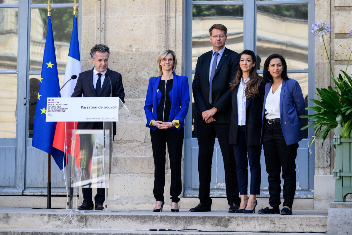 Préserver les ressources naturelles et protéger la nature sont les défis du siècle.

Très honorée d’être nommée secrétaire d’Etat chargée de la #biodiversité aux côtés de <a href="/ChristopheBechu/">Christophe Béchu</a>.

Je remercie le Président de la République et la Première ministre pour leur confiance.