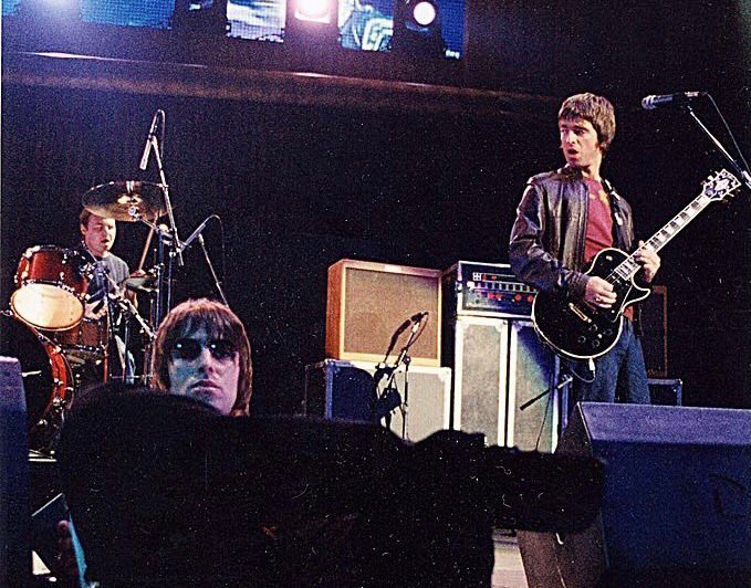 23 years ago today #NoelGallagher used this Clark Tweed amp at Wembley Stadium for the iconic Familiar To Millions gig. Used on the album recording and DVD for their 2 nights at Wembley. Amp was also used on Late Show with David Letterman and other notable live gigs. #oasismusic