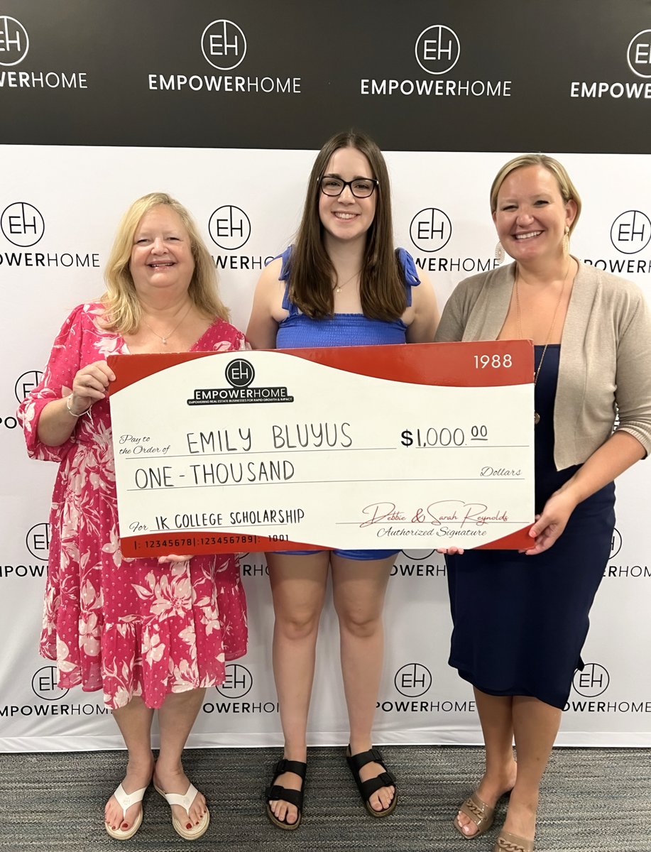 ReynoldsEHTeam's tweet photo. 🏆🌟 Big congratulations to Emily Bluyus, our 1K College Scholarship winner! 🎓 Emily will be a rising senior at John Champe High School and we can't wait to see the incredible things she'll achieve!!! Congratulations!!! https://t.co/paJLuvNfx4