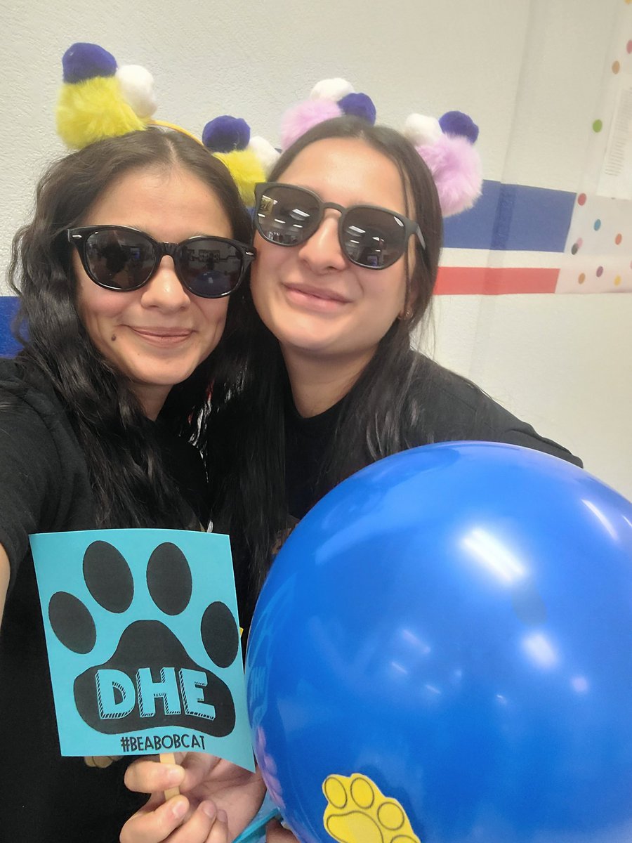 yangel00's tweet photo. When my #UTEPResident looks cool for convocation! #ClintISD100 #DHEBobcats https://t.co/WVPTaf86SE