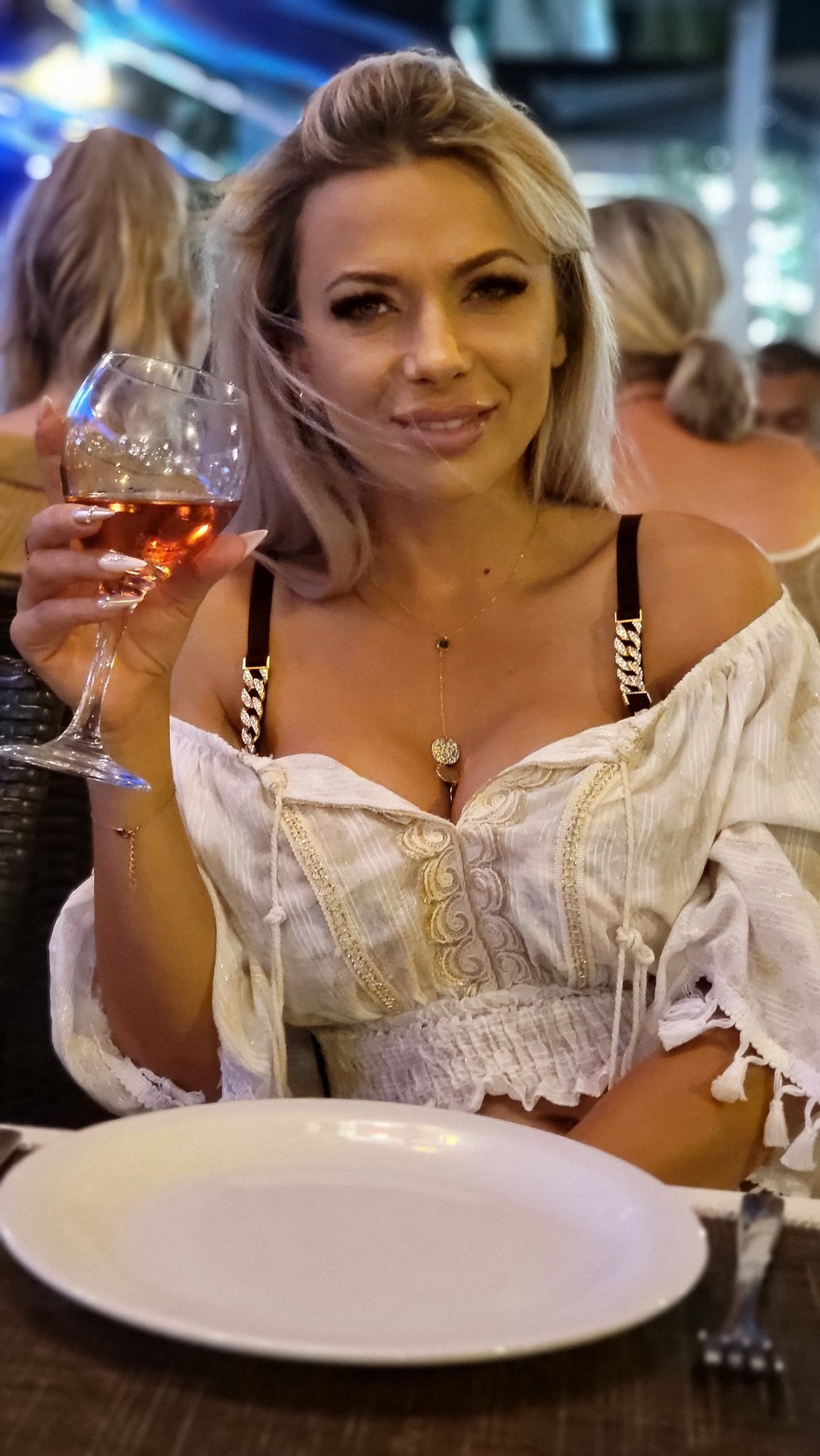 Shalina Devine on X: I rise my glas for all of YOU..  t.coWv6pncrqzw Kisses💋💋🥰💋💋💥 t.copT68LiRzCS  X