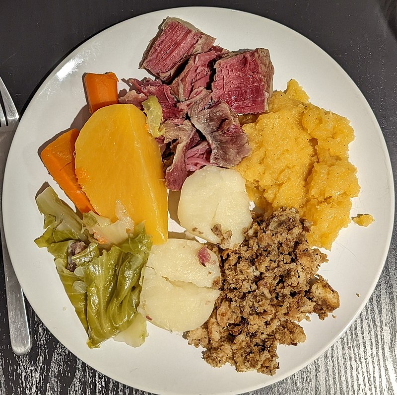 Jiggs Dinner:

A traditional Sunday dish in Newfoundland, it is made from corned beef and cabbage, carrots and potatoes. The name comes from the comic character Jiggs from Bringing Up Father. The dinner was his favourite dish.

🧵10/25