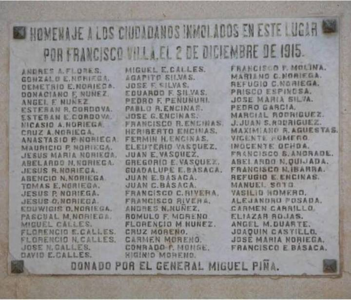ElBadiablo's tweet photo. @JesusRCuevas Adorable, cunfó 50 escuelas y masacró a 85 habitantes de San Pedro de la Cueva, Sonora. Incluyendo menores de edad y un sacerdote. Luego sus hombres violaron a las mujeres y Villa ordenó que quemaran el pueblo. https://t.co/ljKzotWINk