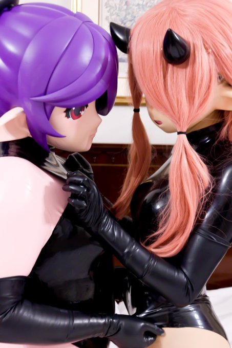 When you have multiple people wearing latex, things get hot and steamy sooner or later... 🥵  With @Kikigurumi 📸:@Alisairie #kigurumi<a href="/tag/latex"class="tags"><span>#latex</span></a><a href="/tag/kigurumi"class="tags"><span>#kigurumi</span></a><a href="/tag/ecchi"class="tags"><span>#ecchi</span></a>