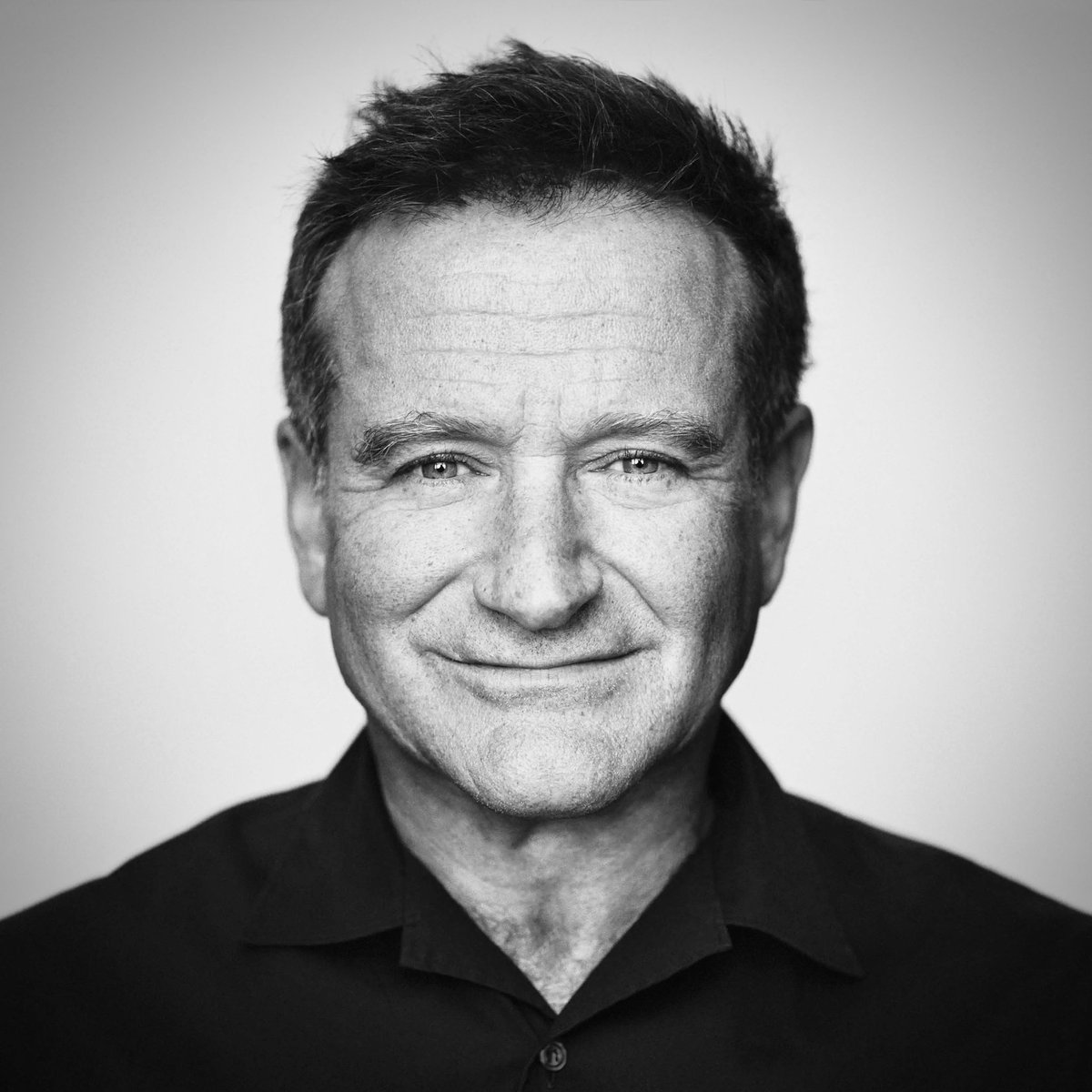 avenaim's tweet photo. Today, Robin Williams would’ve turned 72.
We miss him. 

Remember him.
Remember his smile.
Remember his laugh.
Remember his heart.

#MentalHealthAwareness
#RobinWilliams #BeKindAlways 💚 https://t.co/nFmrl721VX