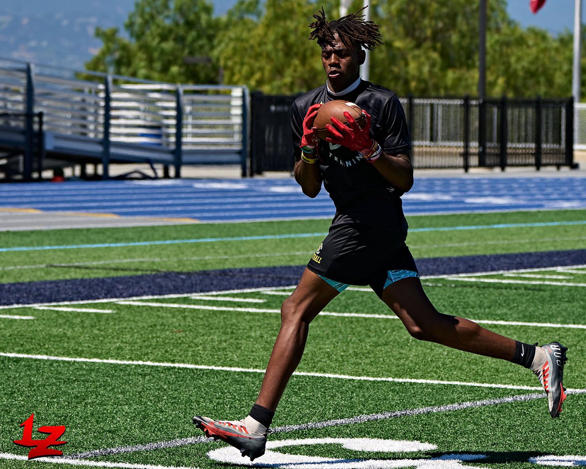 Deliberate Training (@traindeliberat) on Twitter photo Jeremiah Karongo <a href="/KarongoJeremiah/">Jeremiah Karongo 2⭐️ WR</a>
6’3 180lb | WR
Santa Clara HS
Hudl: hudl.com/video/3/162084…
Hands catcher with Length!
<a href="/CoachAmoako/">Coach Stephen Amoako</a> <a href="/GetSportsFocus/">GetSportsFocus</a> <a href="/BrandonHuffman/">Brandon Huffman</a> Jeremiah Karongo <a href="/KarongoJeremiah/">Jeremiah Karongo 2⭐️ WR</a>
6’3 180lb | WR
Santa Clara HS
Hudl: hudl.com/video/3/162084…
Hands catcher with Length!
<a href="/CoachAmoako/">Coach Stephen Amoako</a> <a href="/GetSportsFocus/">GetSportsFocus</a> <a href="/BrandonHuffman/">Brandon Huffman</a>