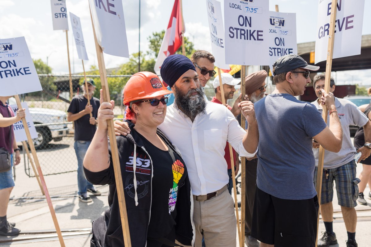 theJagmeetSingh's tweet image. I'm pro-union because I'm pro-worker.

1,450 National Steel Car workers are currently striking for wages that keep up with the cost-of-living.

They're on the frontlines - taking on CEOs.

As always @SteelworkersCA, you have my respect and solidarity.
