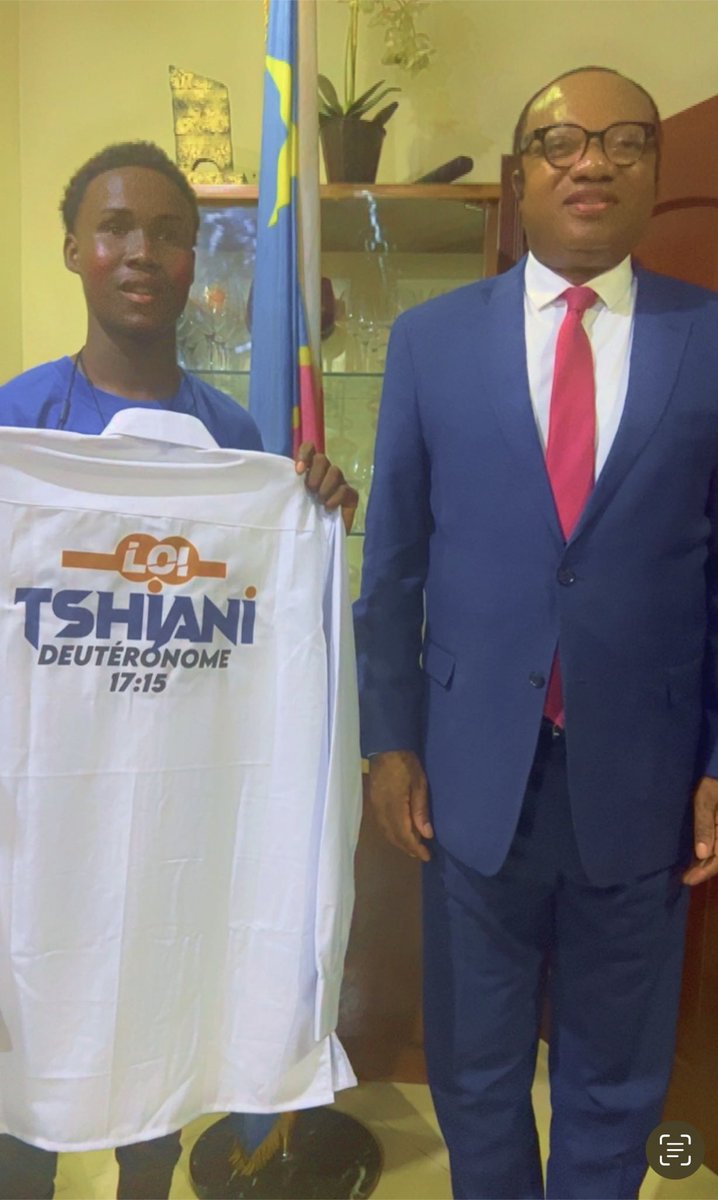 NoelKTshiani's tweet photo. Avoki, jeune congolais de 19 ans, a conçu les chemises et képis pour promouvoir la Loi Tshiani de pere et de mère afin de protéger la souveraineté nationale et l’intégrité territoriale de la RDC. Aux âmes bien nées, la valeur n’attend pas le nombre d’années. https://t.co/TBHvlPf1j7